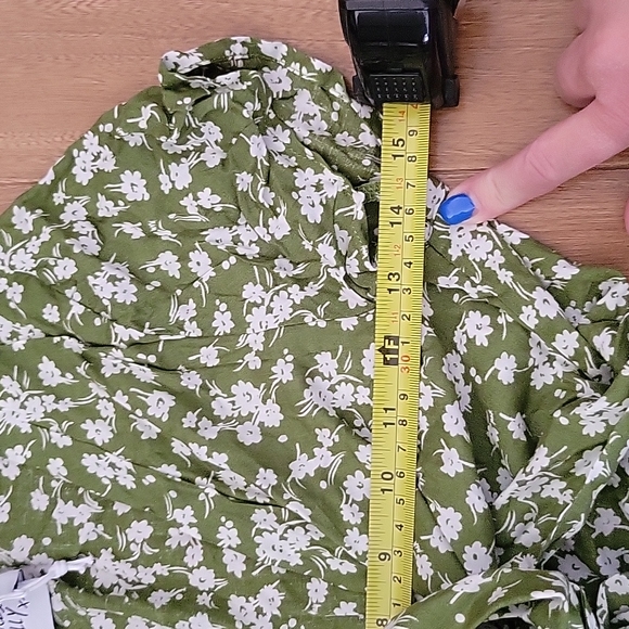 NWT Princess Polly Ragnar Tie Front Cut Out Romper Green Floral 6 - Picture 11 of 11